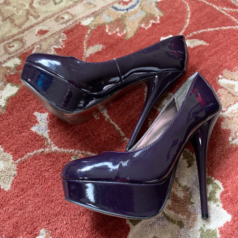 STEVE MADDEN HI-HEELS ROYAL PURPLE SIZE 8